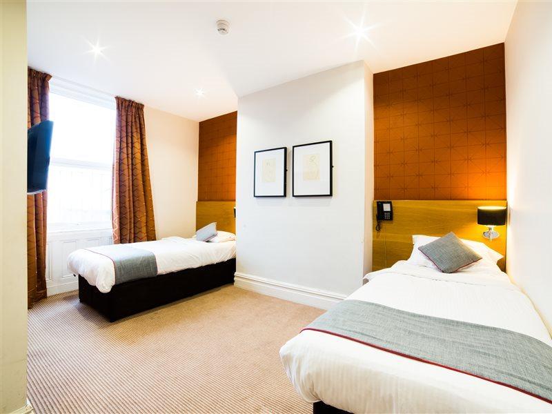 Oyo Imperial Hotel Barrow-in-Furness Екстериор снимка