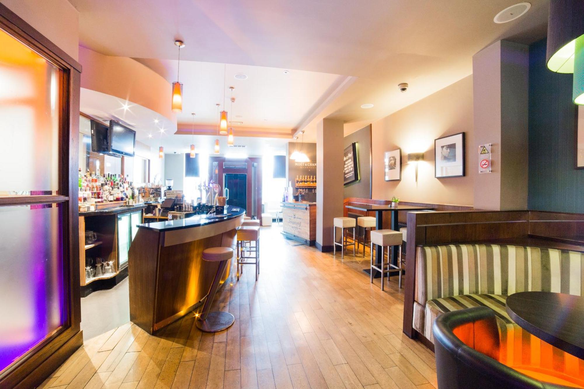 Oyo Imperial Hotel Barrow-in-Furness Екстериор снимка