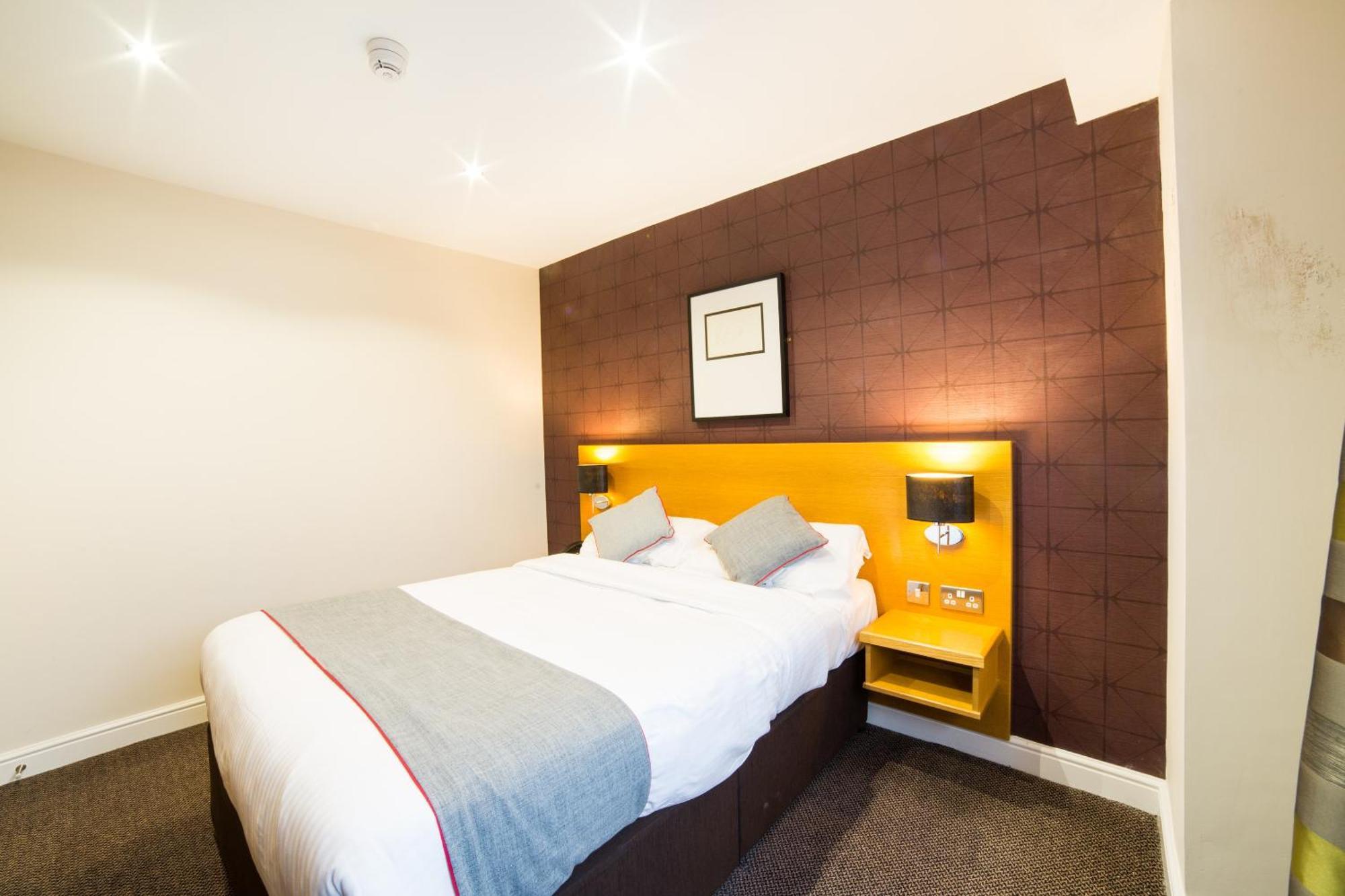 Oyo Imperial Hotel Barrow-in-Furness Екстериор снимка