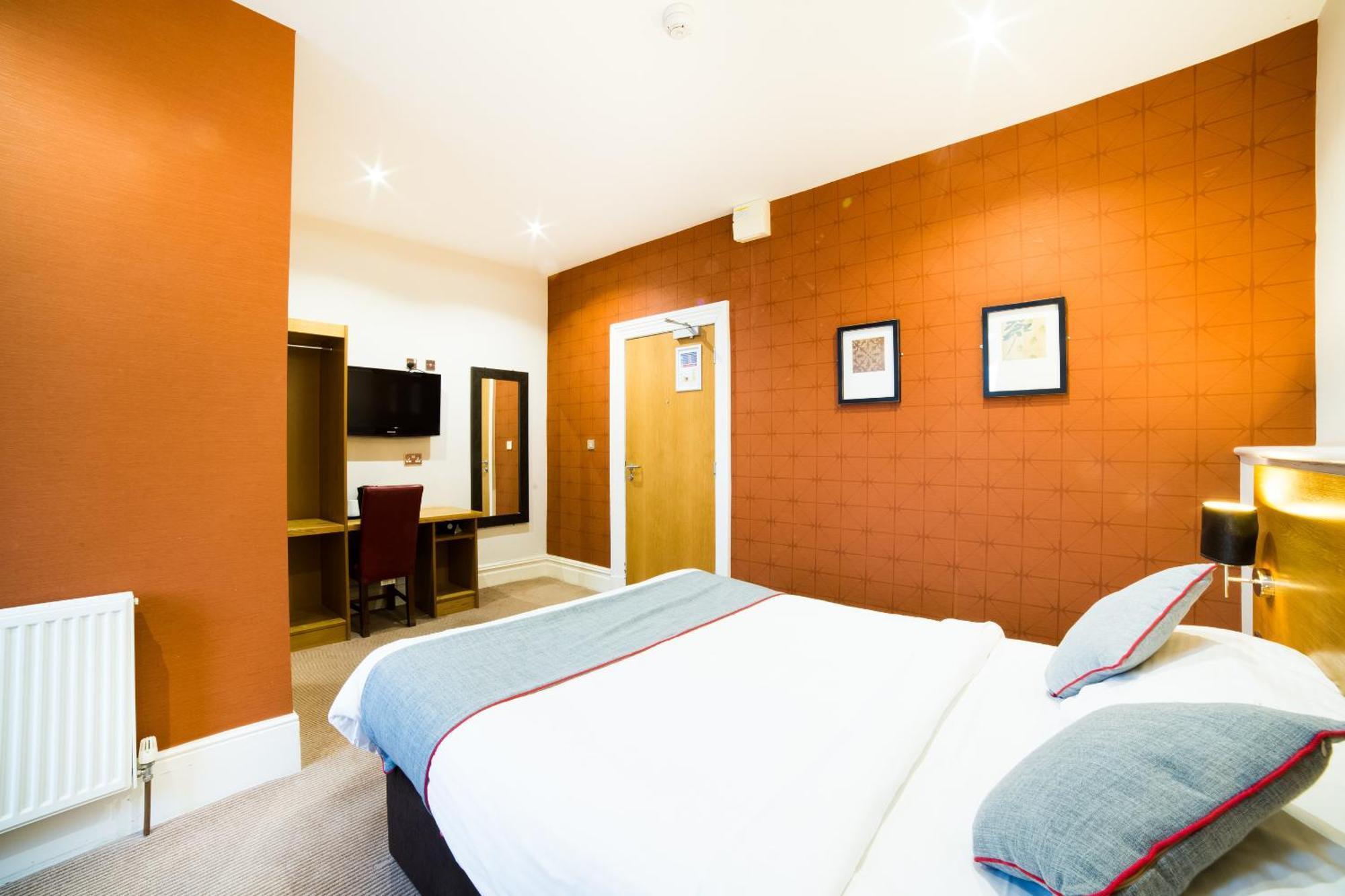 Oyo Imperial Hotel Barrow-in-Furness Екстериор снимка
