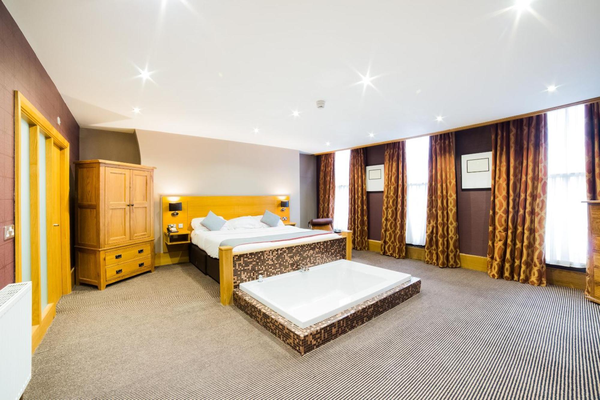 Oyo Imperial Hotel Barrow-in-Furness Екстериор снимка